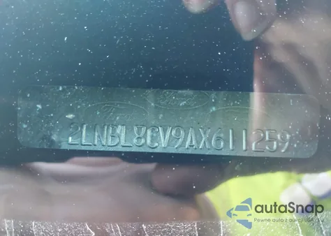 2010 Lincoln Town Car Signature Limited from USA, damaged, VIN 2LNBL8CV9AX611259